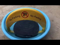 шкафчик для колес автомобиля