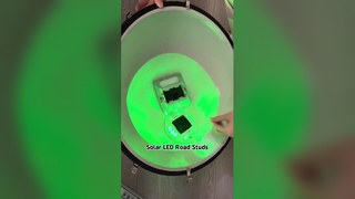 Солнечная дорожная шпилька, тестирование яркой безопасности